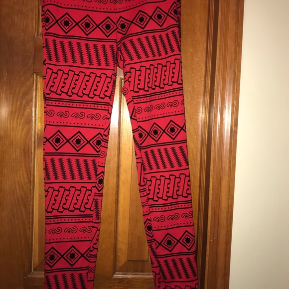 Red and Black Aztec Print Leggings Size XL - Picture 2 of 2